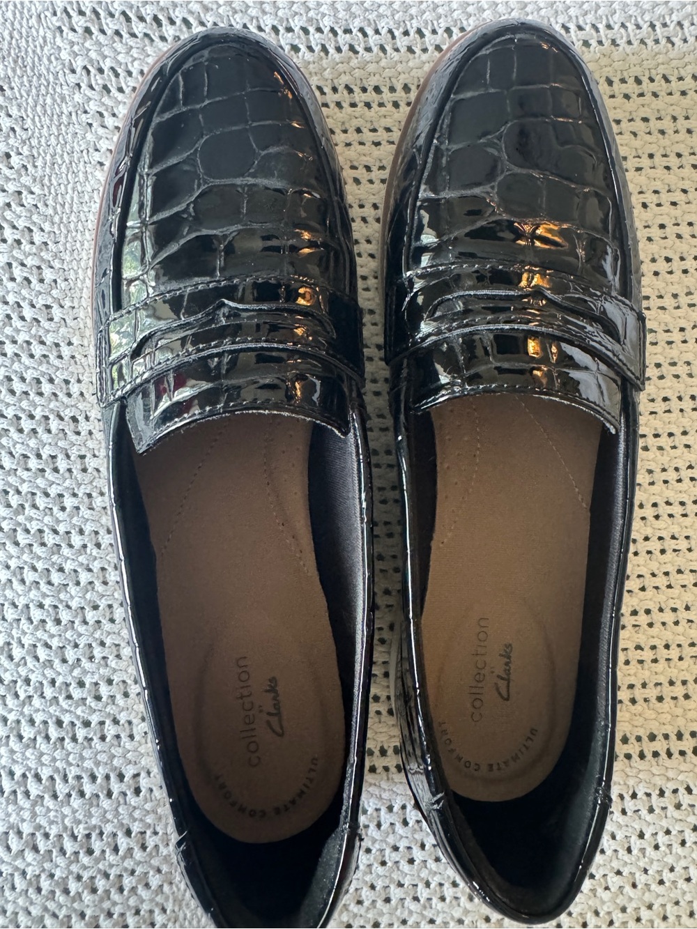 Clarks womens Black Patent Croc-Embossed Penny Loafers